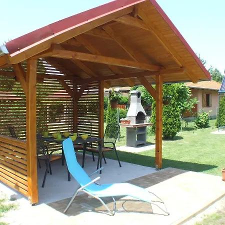 Holiday home Erika Nyaralo Balatonfenyves