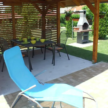 Erika Nyaralo Tatil Evi